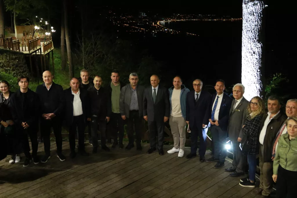BAŞKAN TAVLI, “TARAFSIZLIK İLKESİYLE HAREKET EDEN RADYOCULARIMIZIN GÜNÜNÜ KUTLUYORUM” 14 1