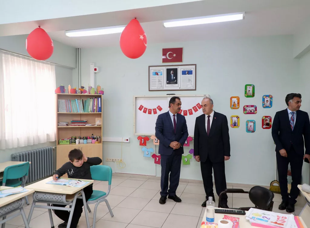 Vali Erol, Özel Eğitim Okullarını Ziyaret Etti 2 9