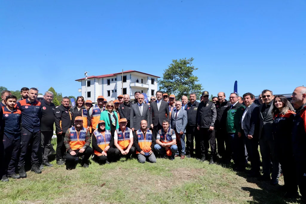 Sel Risklerini Azaltmada Kullanılacak 8 İş Makinesi Dere Islahına Başladı 3 16