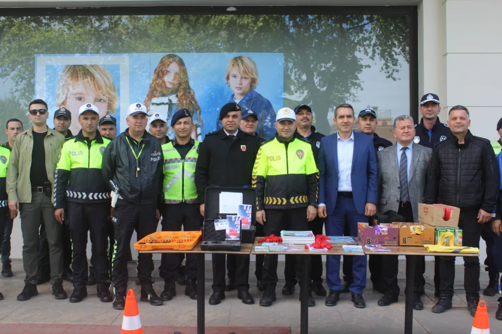 Trafik haftası yaya geçidi farkındalık etkinliği yapıldı 3 5