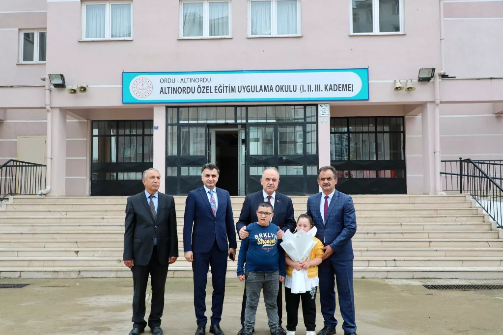 Vali Erol, Özel Eğitim Okullarını Ziyaret Etti 3 6
