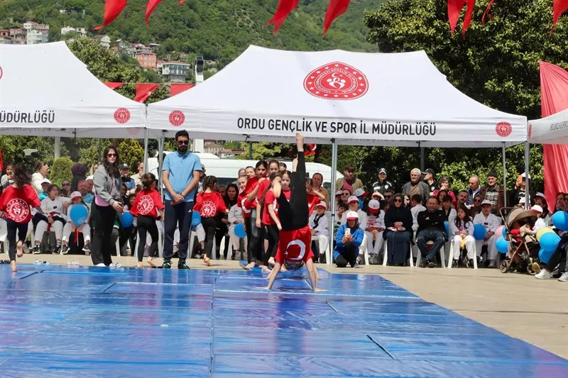 19 Mayıs Atatürk’ü Anma, Gençlik ve Spor Bayramı Coşkuyla Kutlandı 4 14 jpg