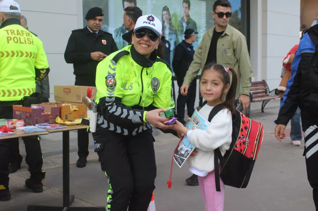 Trafik haftası yaya geçidi farkındalık etkinliği yapıldı 5 2