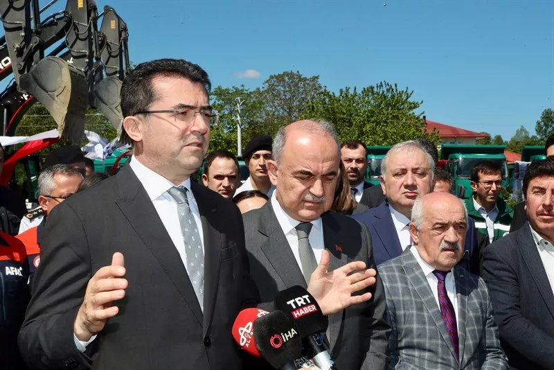 Sel Risklerini Azaltmada Kullanılacak 8 İş Makinesi Dere Islahına Başladı 7 9 jpeg