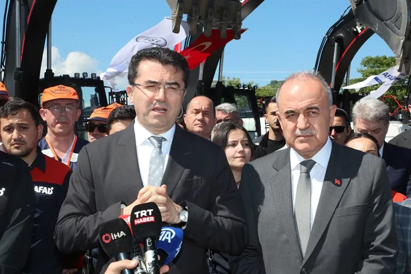 Sel Risklerini Azaltmada Kullanılacak 8 İş Makinesi Dere Islahına Başladı 8 9 jpeg