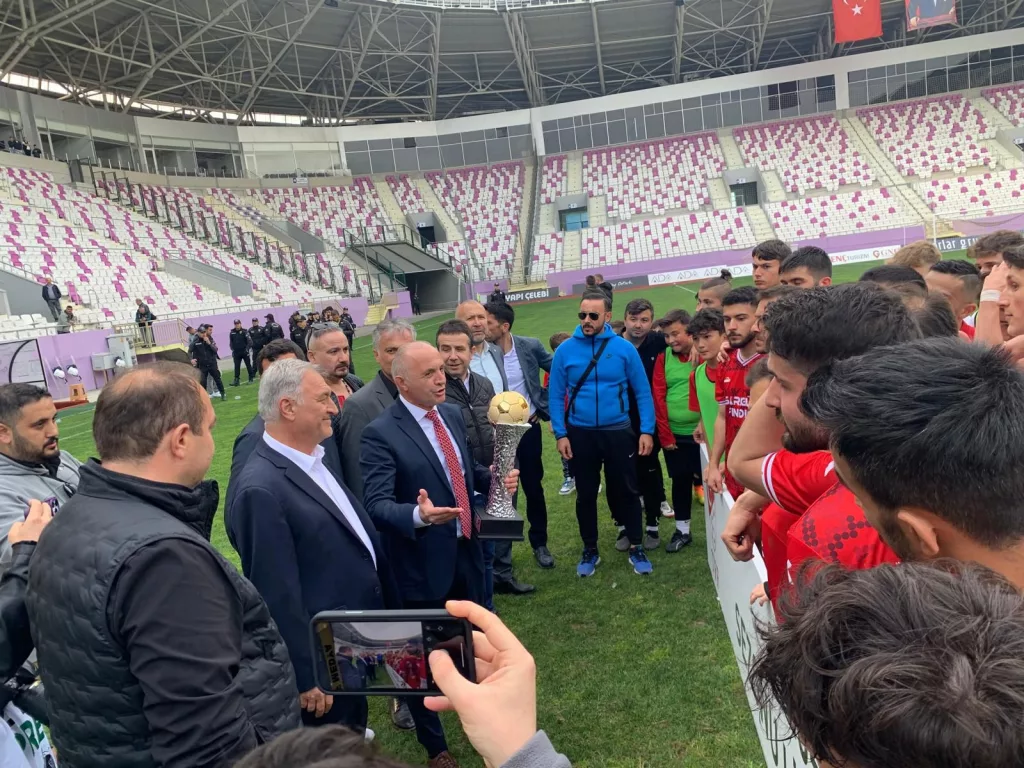 BAŞKAN KIR, AMATÖR SPORLARA DESTEK VERMEYE DEVAM EDİYOR KIR1