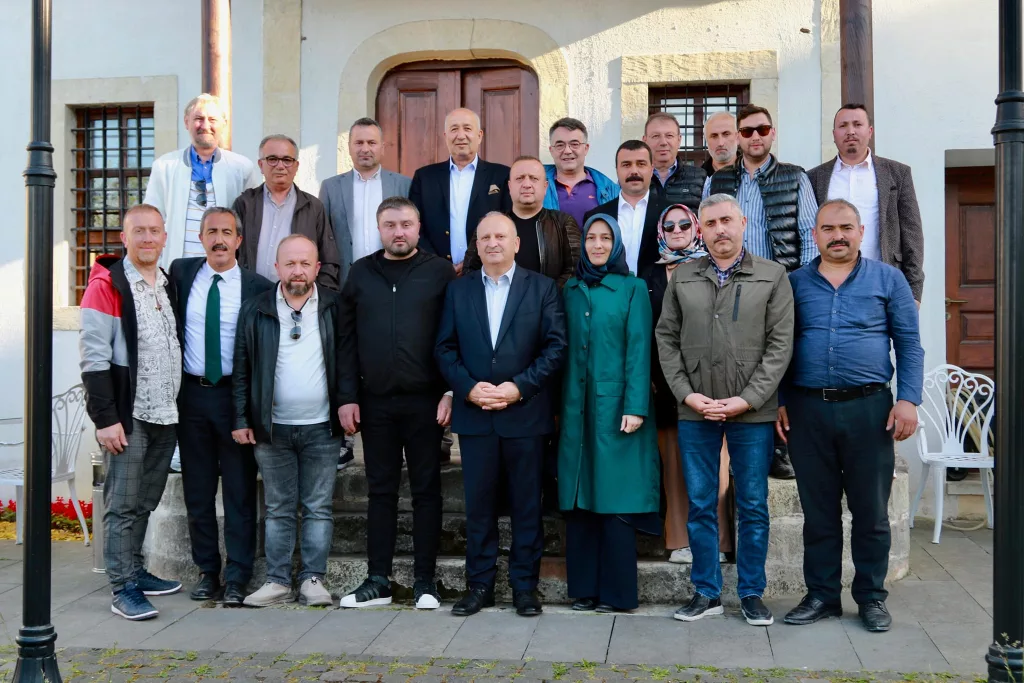 ÜNYE BELEDİYE BAŞKANI HÜSEYİN TAVLI, MÜTEAHHİTLERLE BULUŞTU MU 1