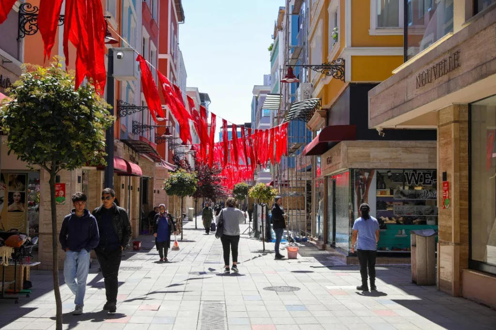 ORDU’DA YER GÖK KIRMIZI BEYAZ gok1