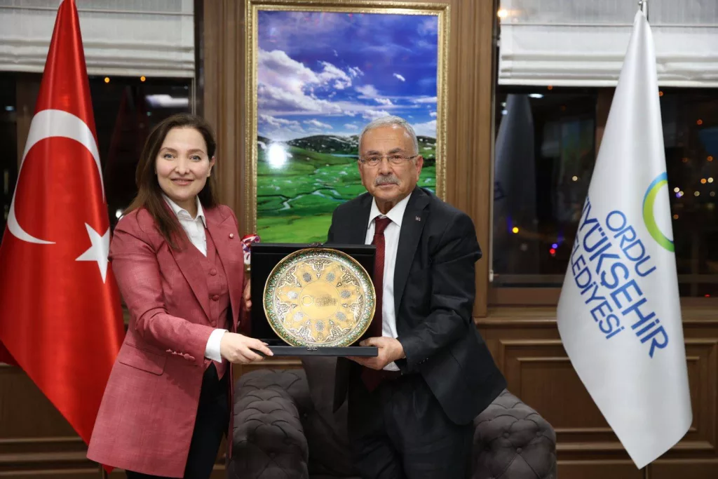 TÜRK ASILLI VİYANA EYALET MİLLETVEKİLİNDEN BAŞKAN GÜLER’E ZİYARET m