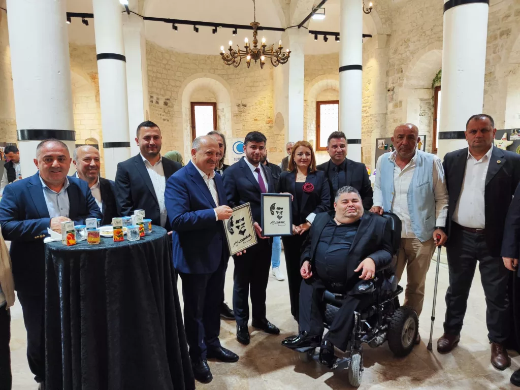 SEMANUR ODABAŞI BEŞİKCİOĞLU’NDAN EL SANATLARI SERGİSİ se