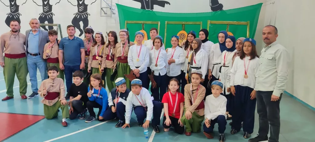 Geleneksel Türk Okçuluğu Turnuvası: Gençlik Haftası Etkinliklerinin Vazgeçilmezi t6