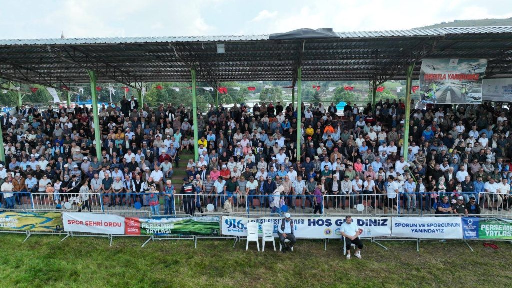 AYBASTI FESTİVALLE COŞTU AY