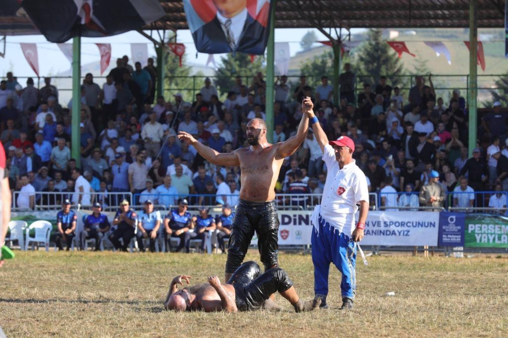 AYBASTI FESTİVALLE COŞTU AY2