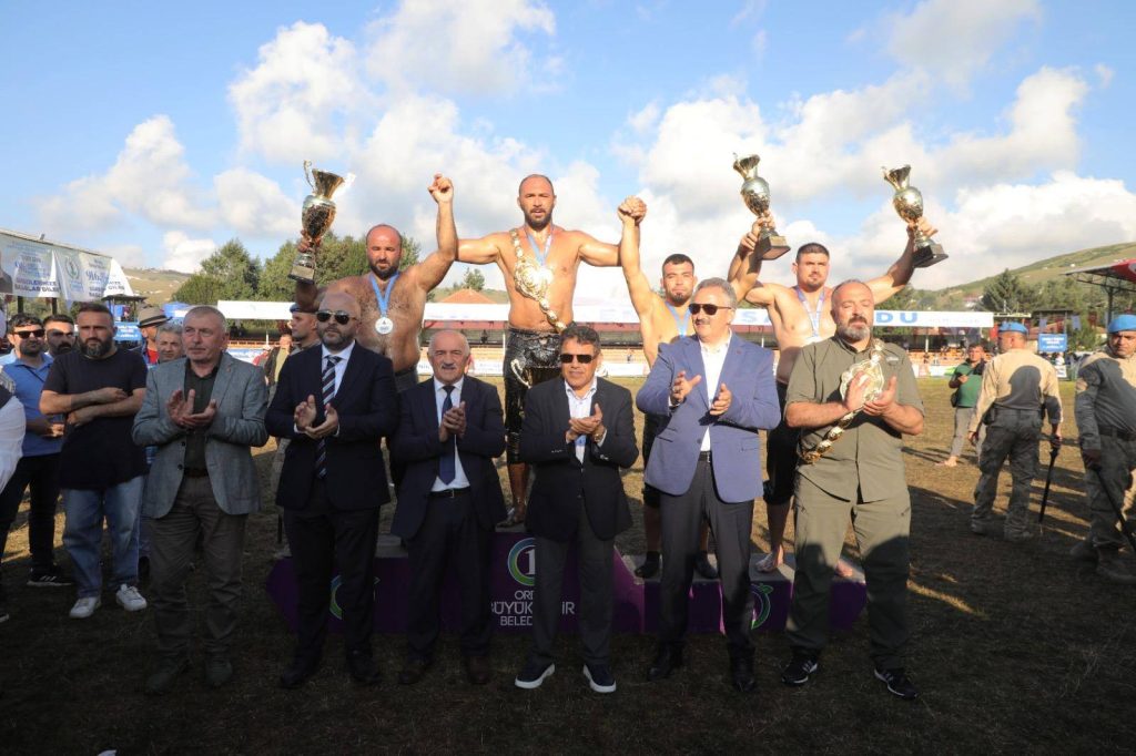 AYBASTI FESTİVALLE COŞTU AY3