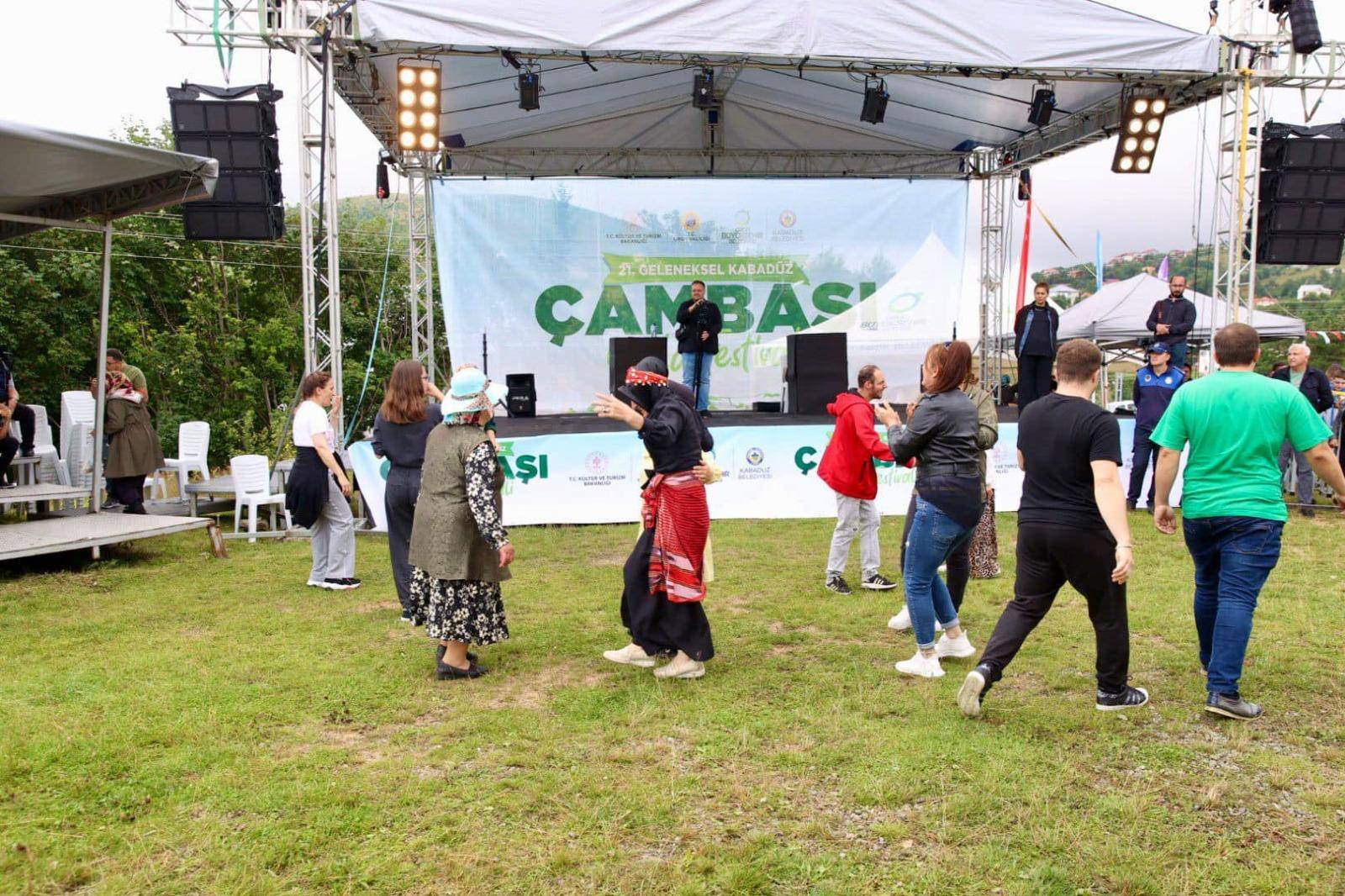ÇAMBAŞI YAYLASINDA RENKLİ FESTİVAL BAŞKAN GÜLER, ÇAMBAŞI’NDA COŞKUYA ORTAK OLDU