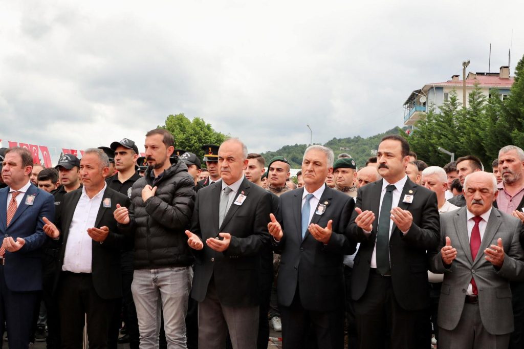 Şehidimiz Dualarla Son Yolculuğuna Uğurlandı S