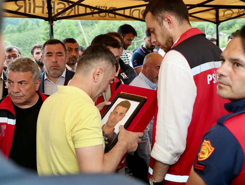 Şehidimiz Dualarla Son Yolculuğuna Uğurlandı S2