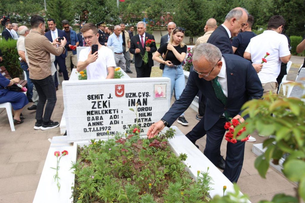 15 TEMMUZ ŞEHİTLERİ DUALARLA ANILDI T 2