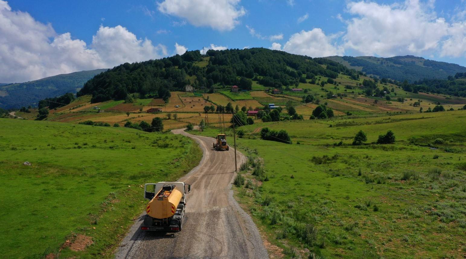 TURİZMİN GÖZDESİNE BÜYÜKŞEHİR DOKUNUŞU ULUVAHTA YAYLASI GRUP YOLU ASFALT İLE
