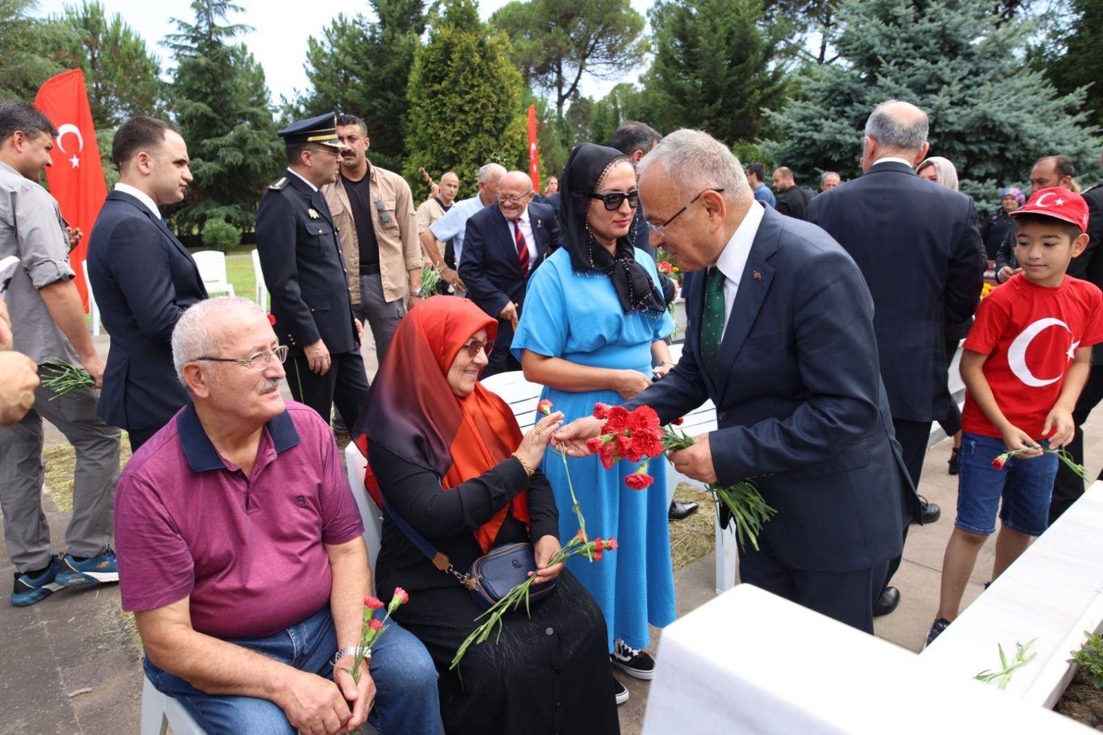 15 TEMMUZ ŞEHİTLERİ DUALARLA ANILDI 15 Temmuz Şehitlerini Anma, Demokrasi
