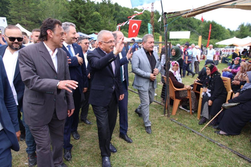 YAĞLI GÜREŞ VE KÜLTÜR FESTİVALİNİN AÇILIŞI YAPILDI Y2