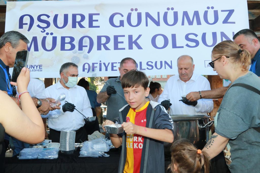 ÜNYE BELEDİYESİ’NDEN AŞURE ETKİNLİĞİ a3
