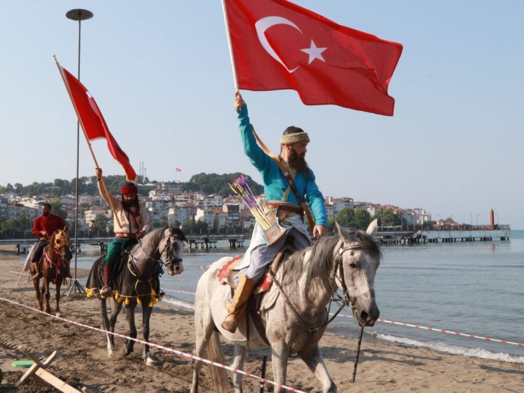 ÜNYE’DE ATLI GÖSTERİLER NEFES KESTİ at4