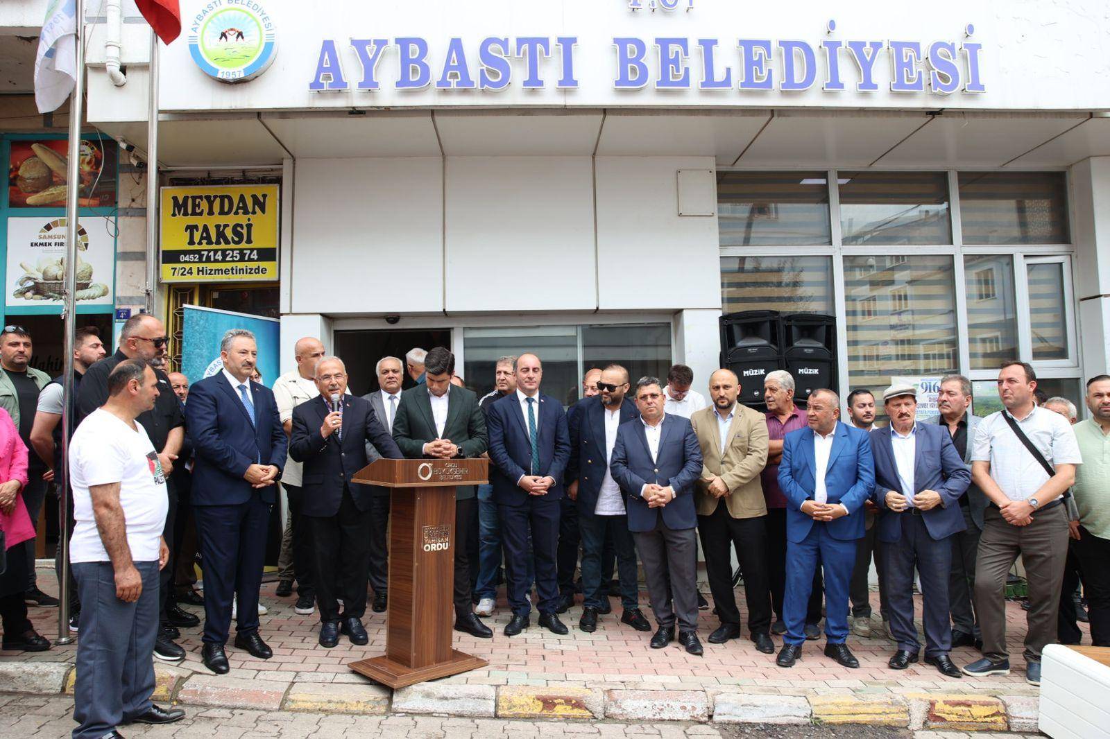 BAŞKAN GÜLER’E AYBASTI’DA SEVGİ SELİ BİN YILLIK TARİHİ FESTİVAL BAŞLADI