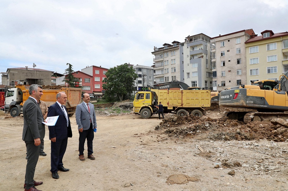 Vali Erol, Altınordu İlçesinde Yapımı Devam Eden ve Yapılacak Sağlık Tesisi Alanlarında İncelemede Bulundu e2 1