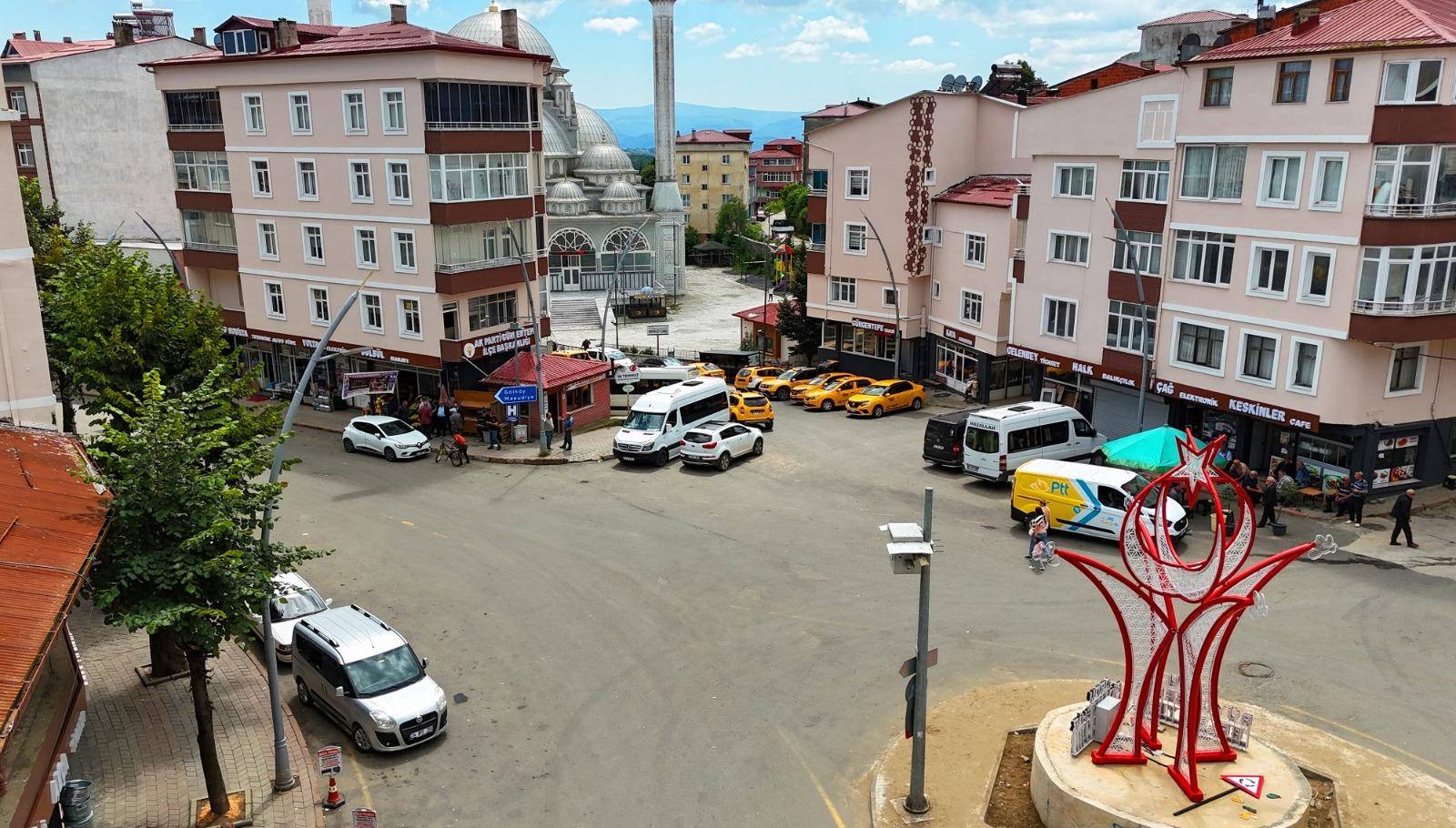 GÜRGENTEPE’NİN ÇEHRESİ DEĞİŞTİ İLÇE, MEYDAN VE CEPHE İYİLEŞTİRME ÇALIŞMALARININ TAMAMLANMASIYLA