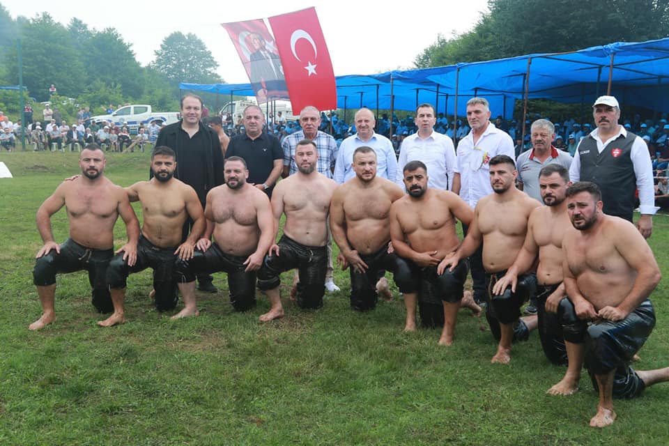 ÜNYE’DE, PEHLİVANLAR KIYASIYA GÜREŞTİ g6