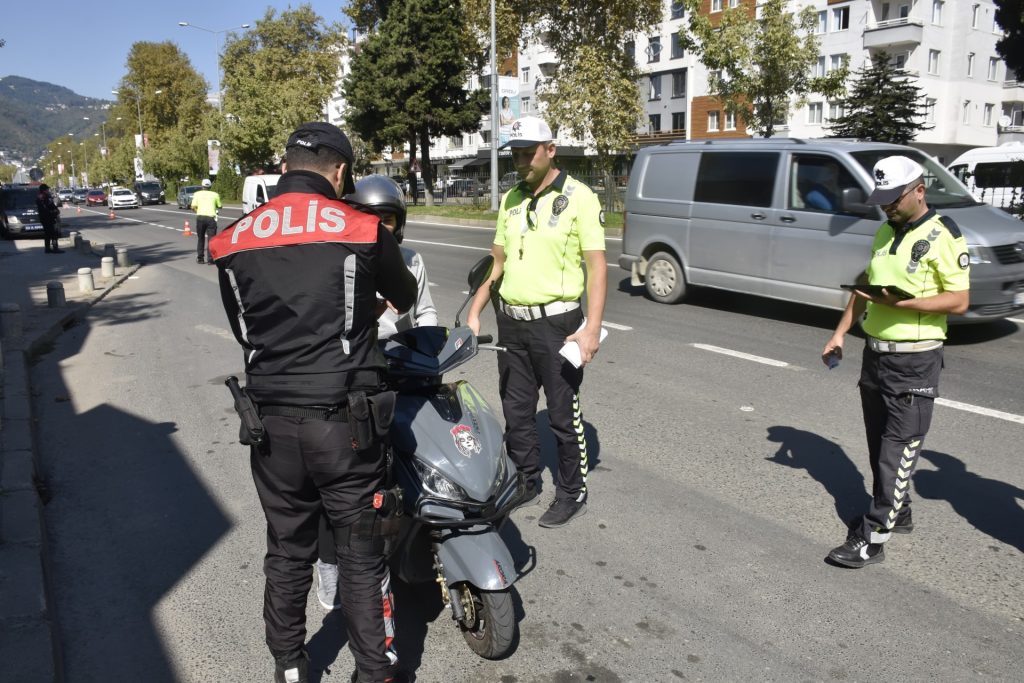 30 araç trafikten men edildi t 1