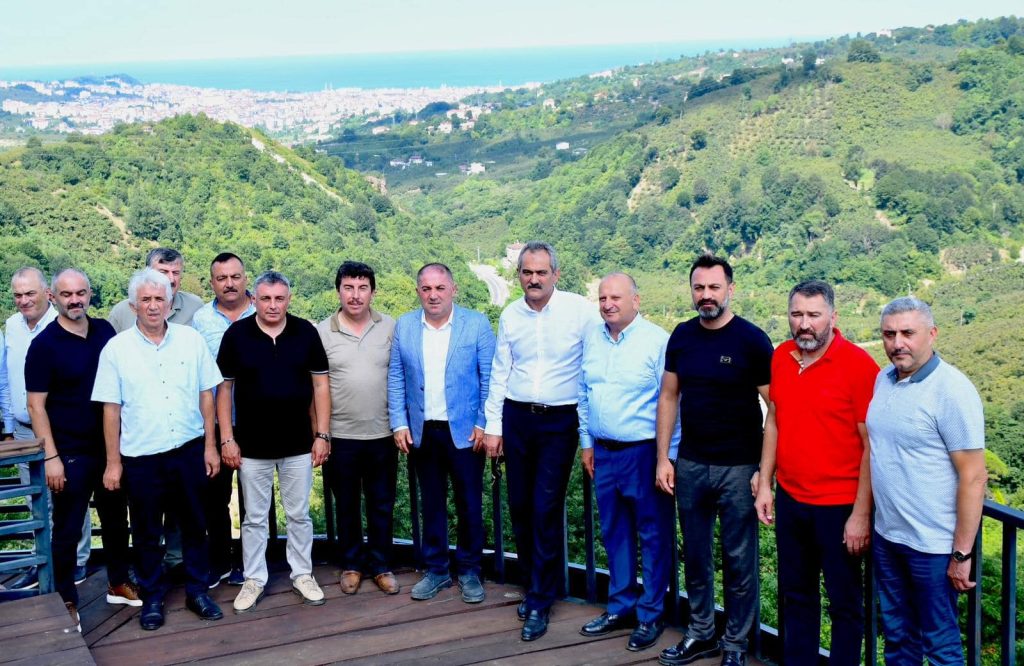 ÖZER, “ÜNYE’NİN BAŞARILARININ YANINDA OLMAKTAN MUTLUYUZ” O2