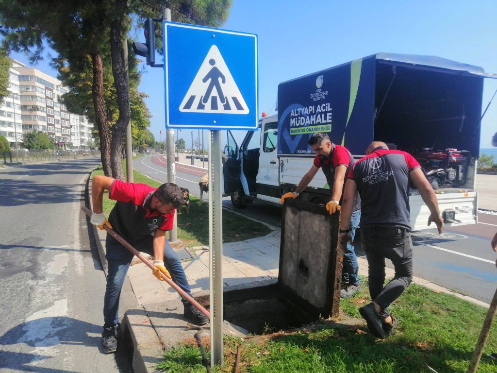 BÜYÜKŞEHİRDEN ALTYAPIDA TEMİZLİK SEFERBERLİĞİ TE