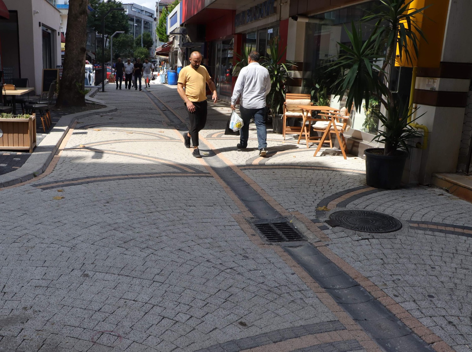 ÜNYE’YE KONFORLU KALDIRIMLAR Ordu Büyükşehir Belediyesi şehir estetiği ve yaya