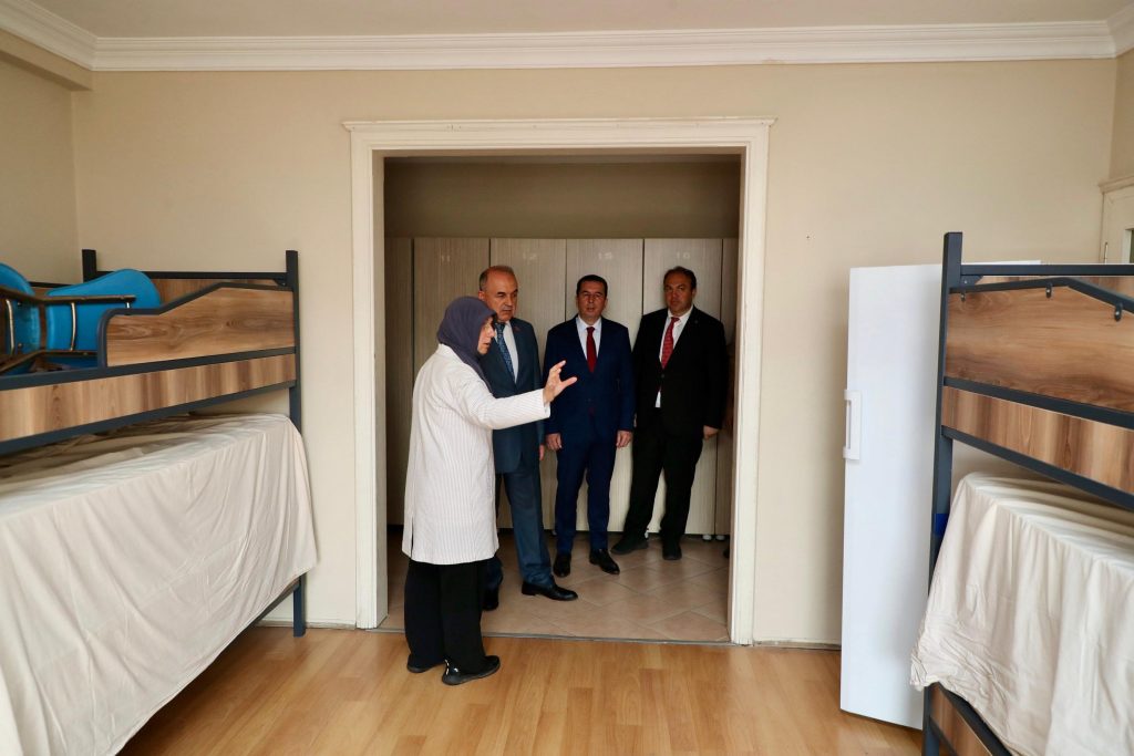 Vali Erol, KYK Öğrenci Yurtlarında İncelemede Bulundu e