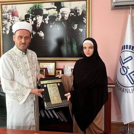 "Fransız Turist Ordu’da Müslüman Oldu: Yeni İsmi 'Zeynep'" k 1
