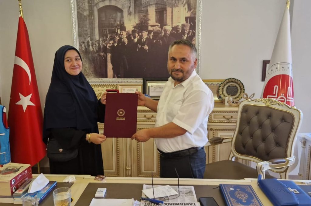 Hafızlara Müftülükte belgeleri verildi m5