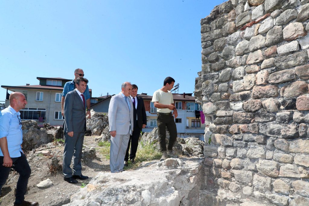 Fatsa’daki Tarihi Miras Ayağa Kalkıyor: Vali Erol Restorasyon ve Kazı Alanlarını İnceledi v1