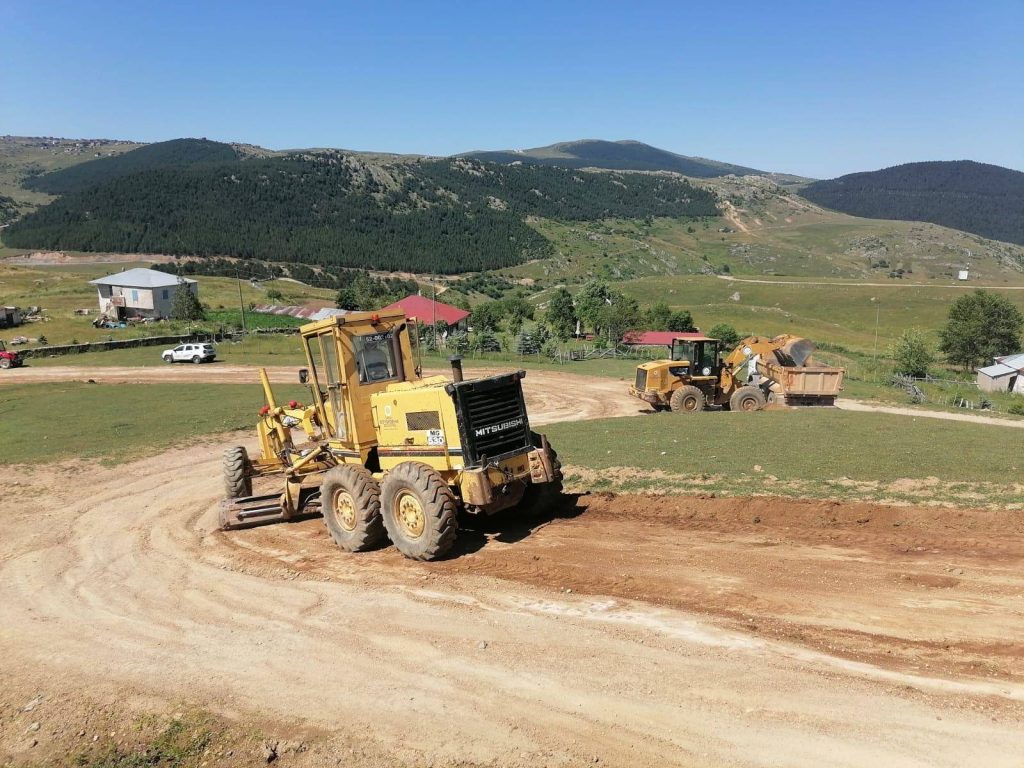BÜYÜKŞEHİR YAYLA YOLLARINI ONARIYOR y1
