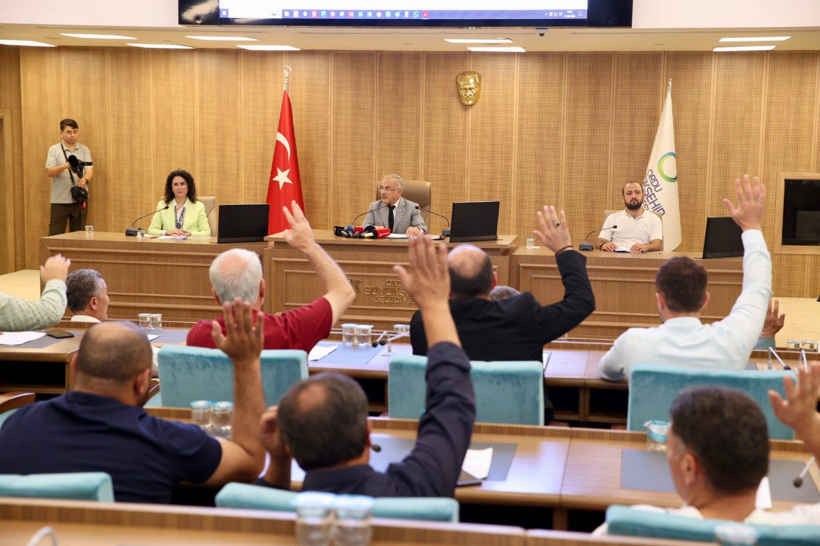 BAŞKAN GÜLER’DEN İKİ MÜJDE BAŞKAN GÜLER: “MİLLET BAHÇESİ İHALESİ YIL