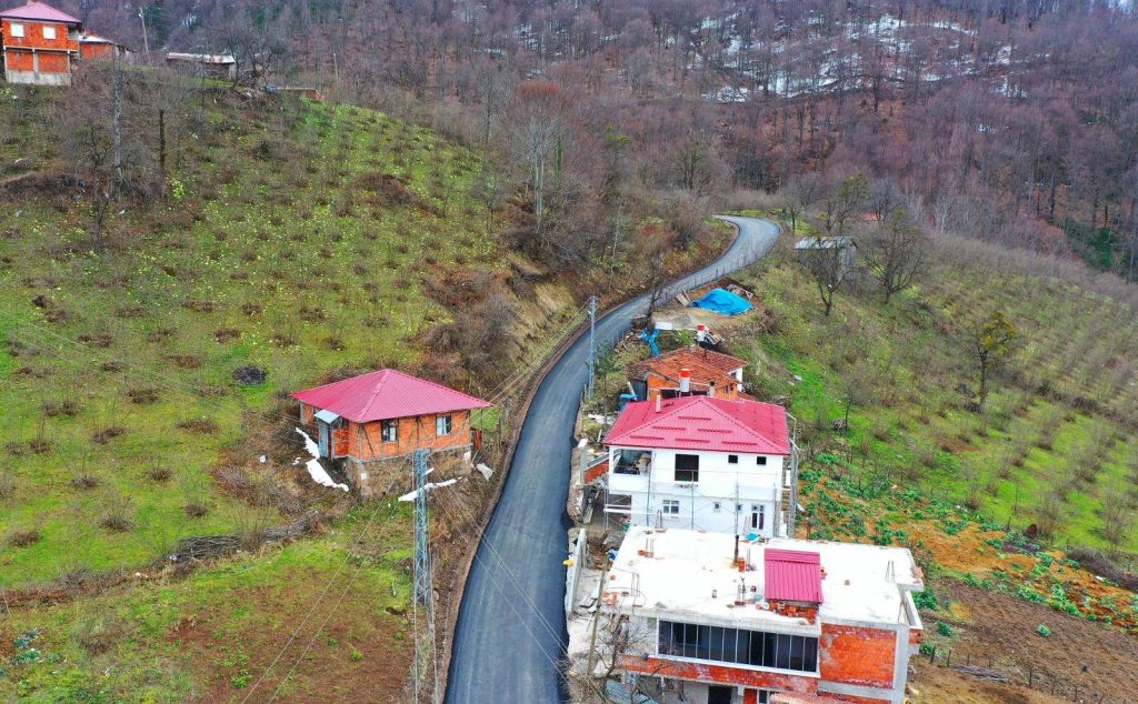 ORDU İLE TOKAT’I BİRBİRİNE BAĞLAYAN GÜZERGAH ASFALTLANIYOR P1