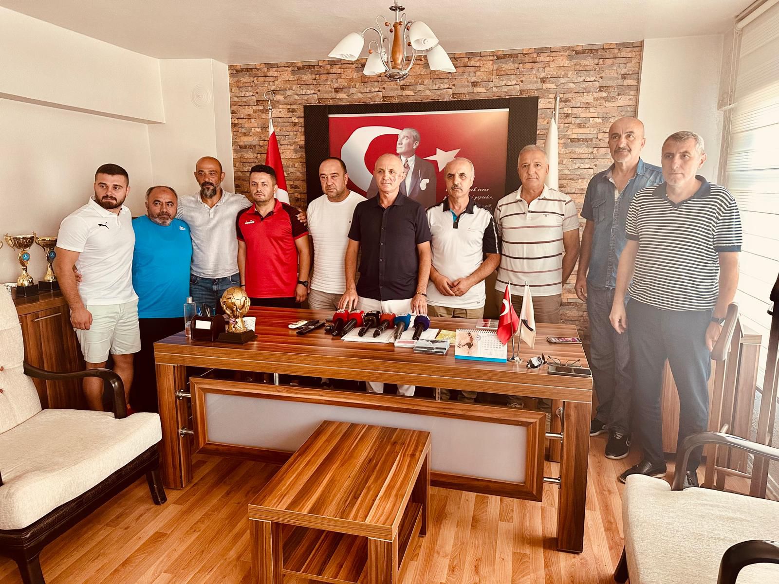 Son dönemde, Halk Eğitimi programı kapsamında amatör spor kulüplerinde görev