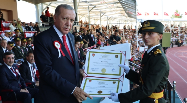 Akkuşlu Teğmen Ebru Eroğlu, Kara Harp Okulu'ndan Birincilikle Mezun Oldu akkus