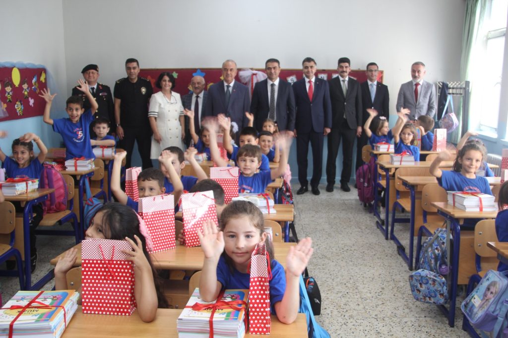 İlköğretim Haftası Törenle Başladı i