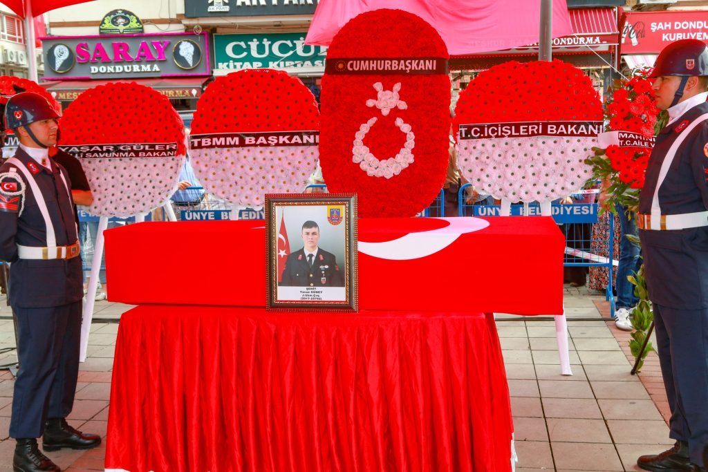 Şehidimizi Son Yolculuğuna Uğurladık s2
