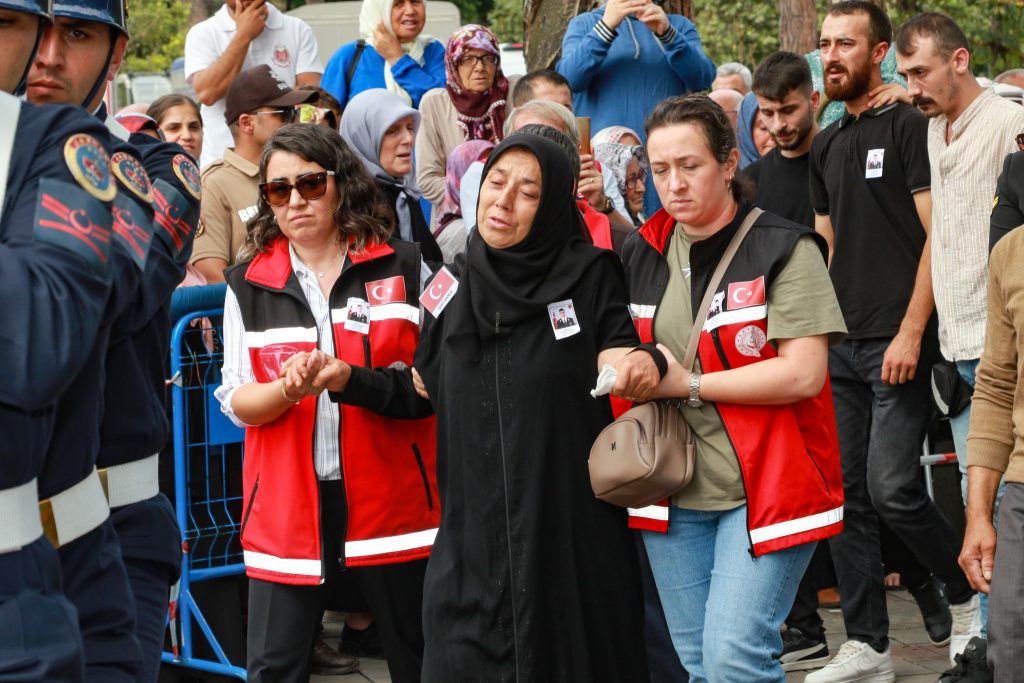 Şehidimizi Son Yolculuğuna Uğurladık s3