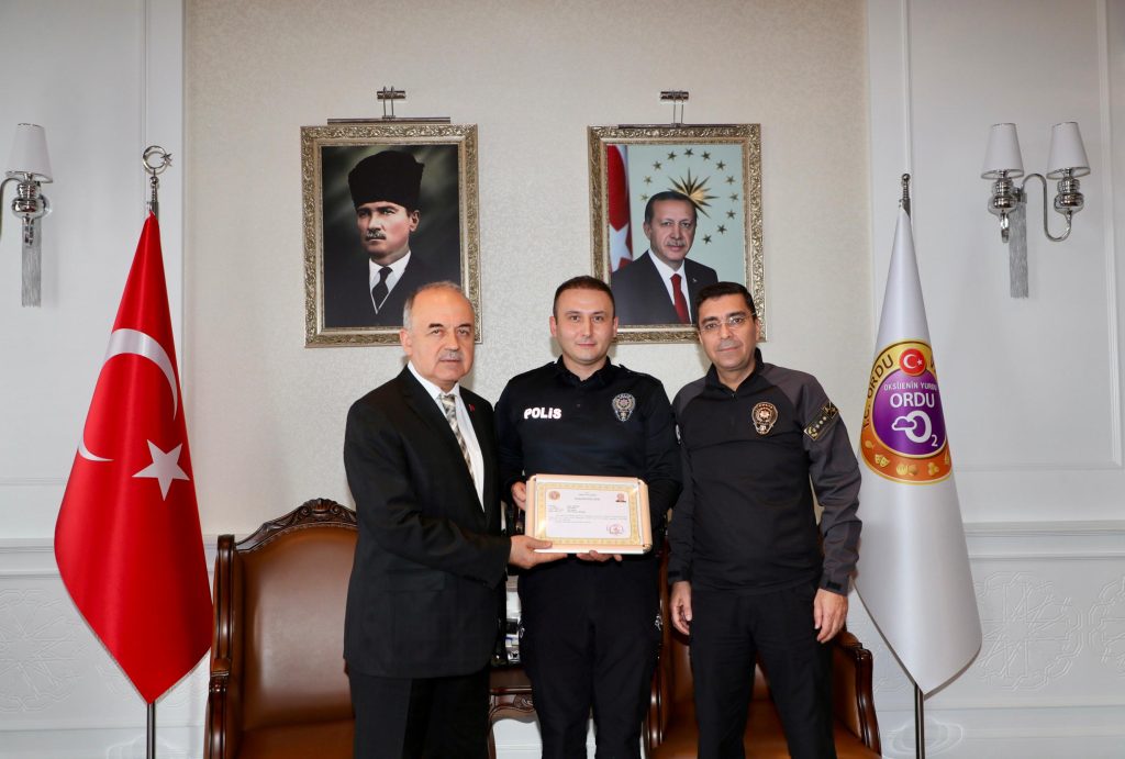 Vali Erol, Başarılı Polisleri Ödüllendirdi IMG 20241015 WA0013