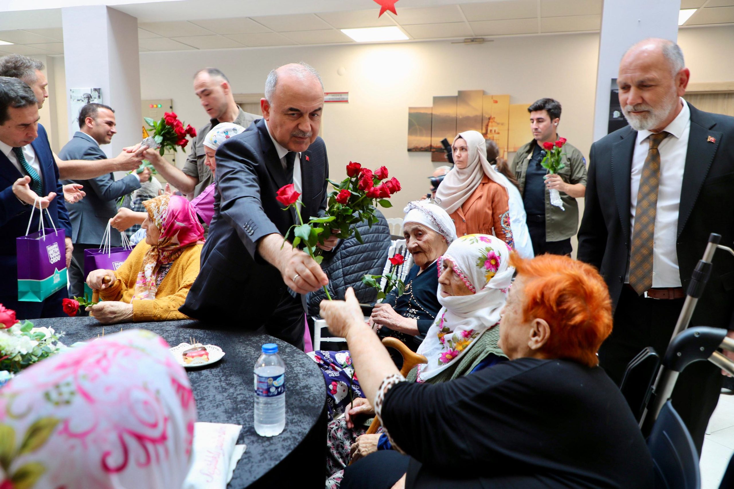 Vali Muammer Erol, 1 Ekim Dünya Yaşlılar Günü dolayısıyla Fatsa