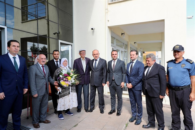 Vali Erol, Dünya Yaşlılar Günü Dolayısıyla Düzenlenen Etkinliğe Katıldı Y3